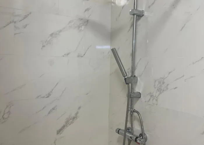 Compact In Beautiful 4bedroom Penthouse Bed & Breakfast 3*