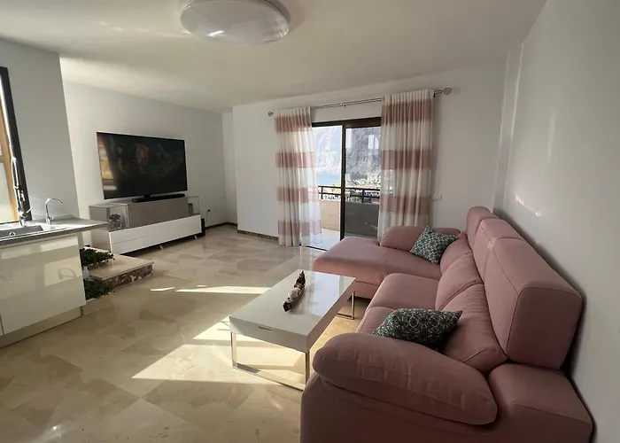 Bed & Breakfast Compact In Beautiful 4bedroom Penthouse Puerto de Santiago (Tenerife)